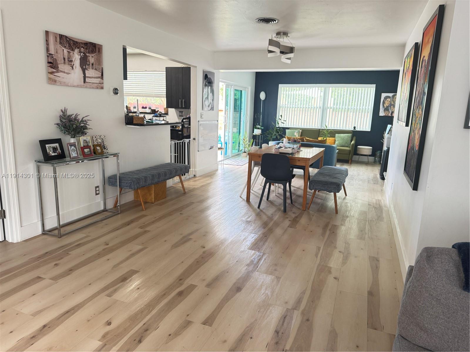 HOLLYWOOD HILLS - Residential Lease