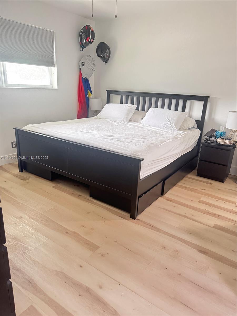 HOLLYWOOD HILLS - Residential Lease