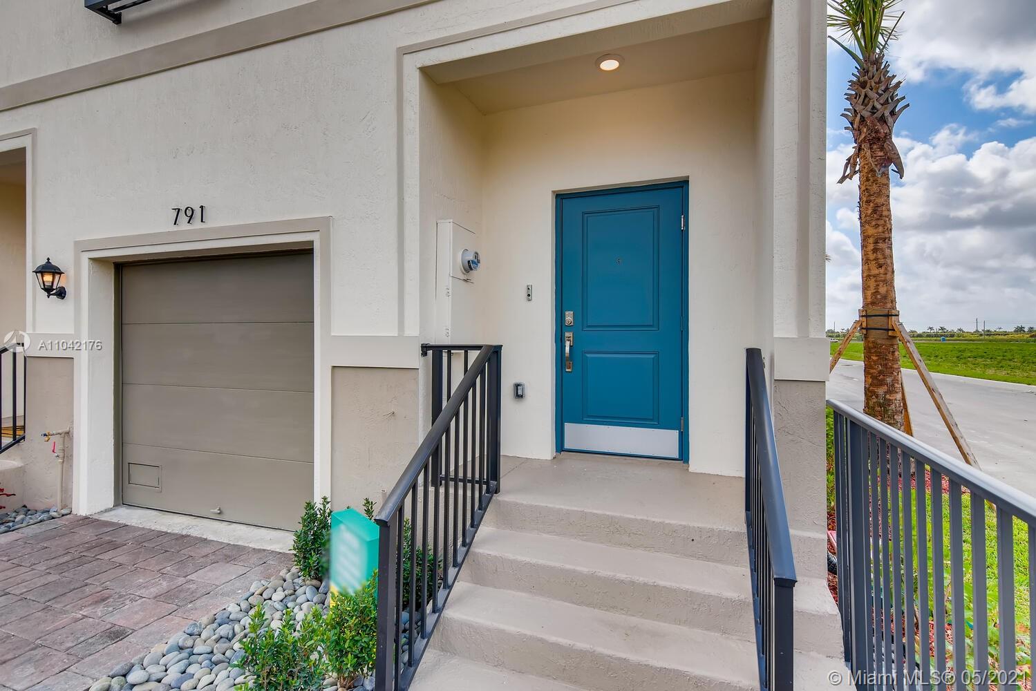 Regal Palm Square - Residential