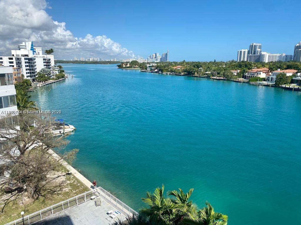9821 E Bay Harbor Dr 503