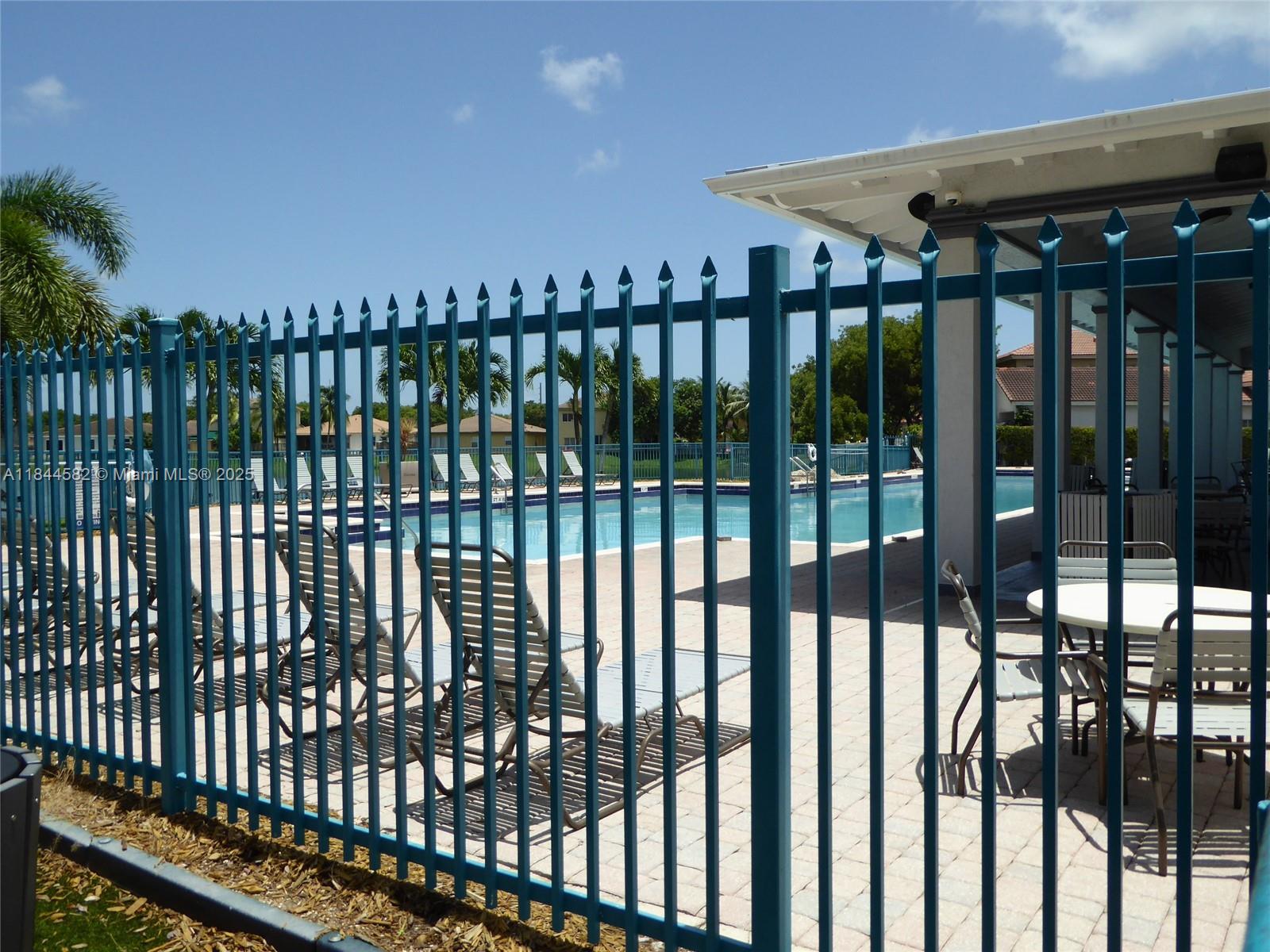 MARBELLA BAY - Residential