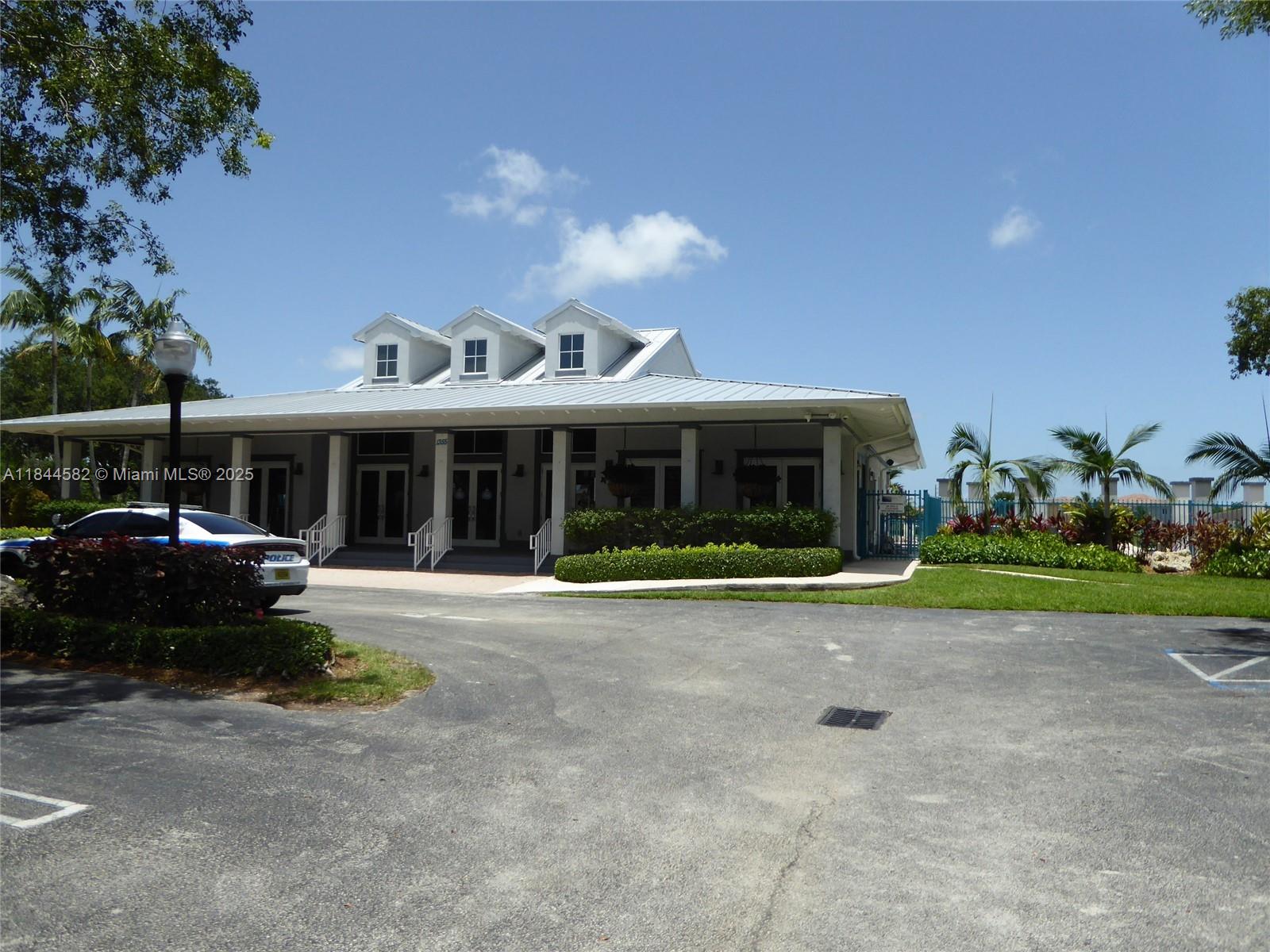 MARBELLA BAY - Residential