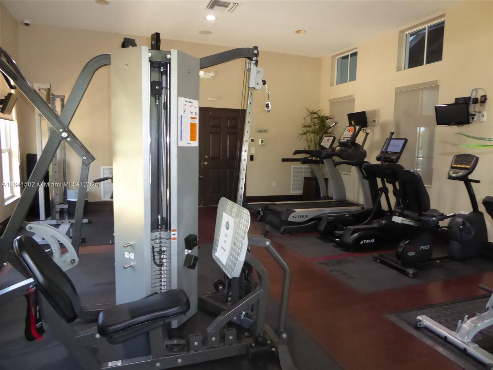 MARBELLA BAY - Residential