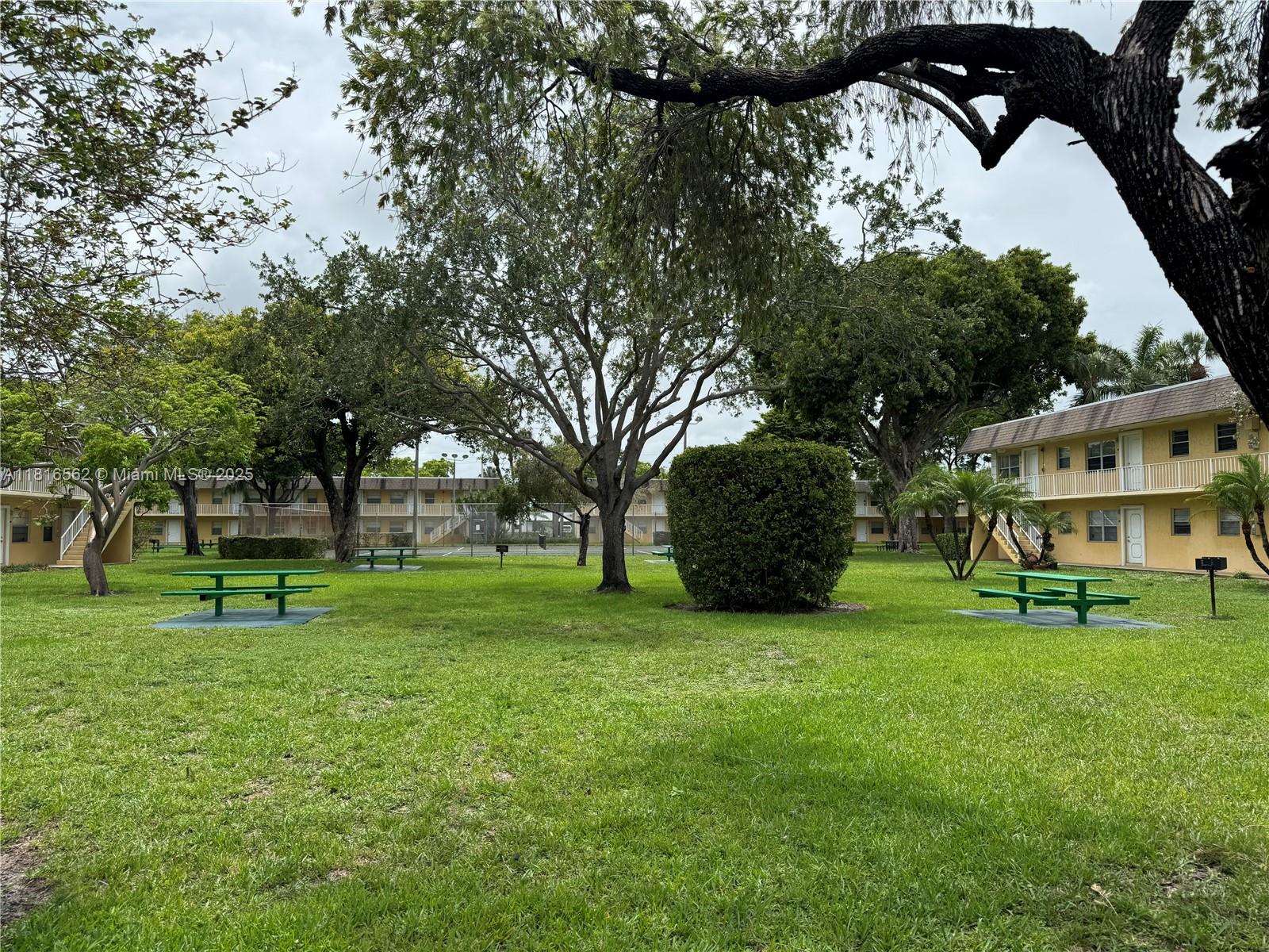 VILLAGE PARK AT OAKLAND C - Residential Lease