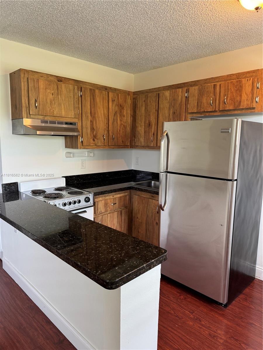 Rental Property at 5156 Ne 6th Ave 224, Oakland Park, Miami-Dade County, Florida - Bedrooms: 1 
Bathrooms: 1  - $1,550 MO.