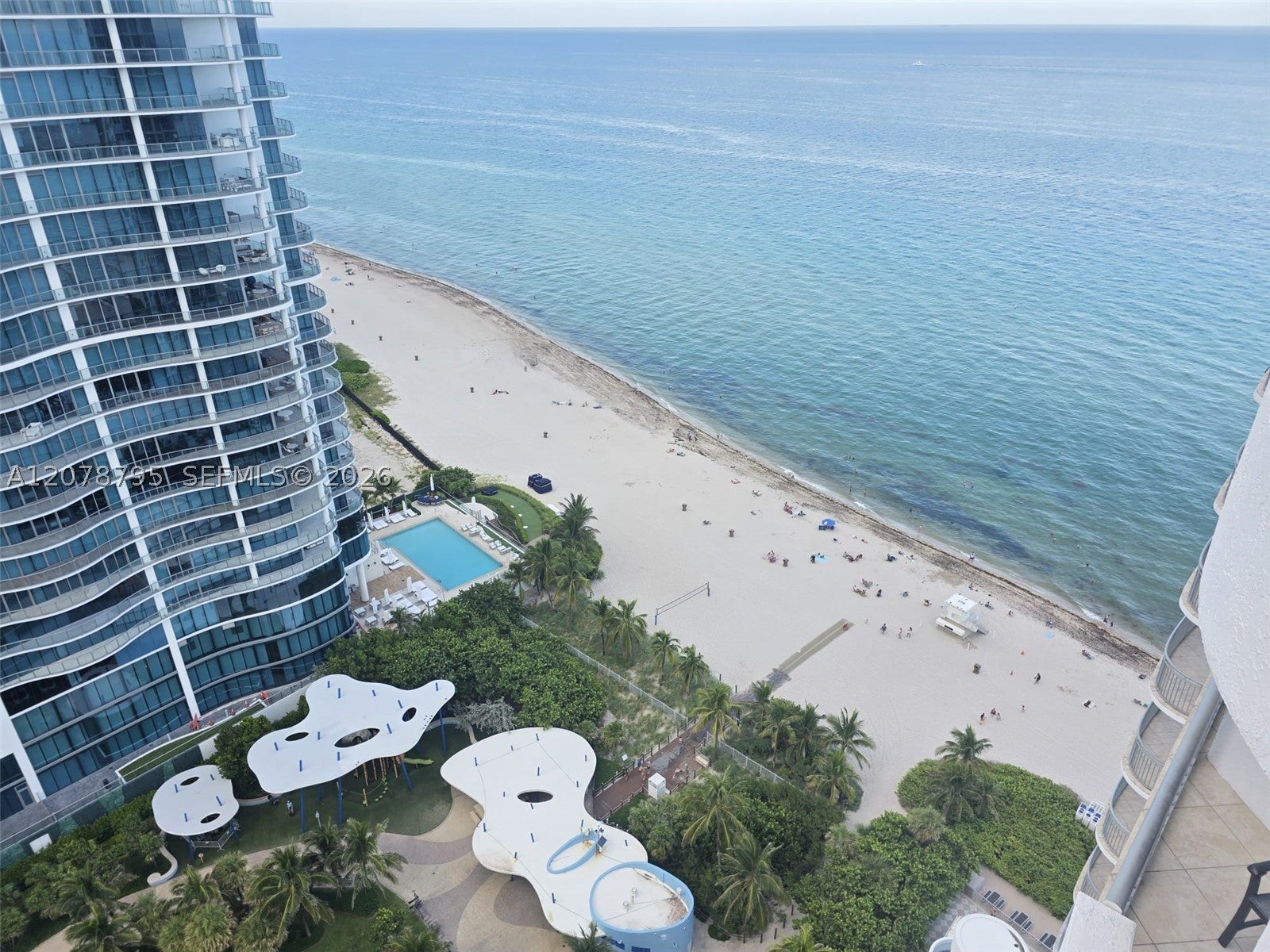 17375 Collins Ave 2706