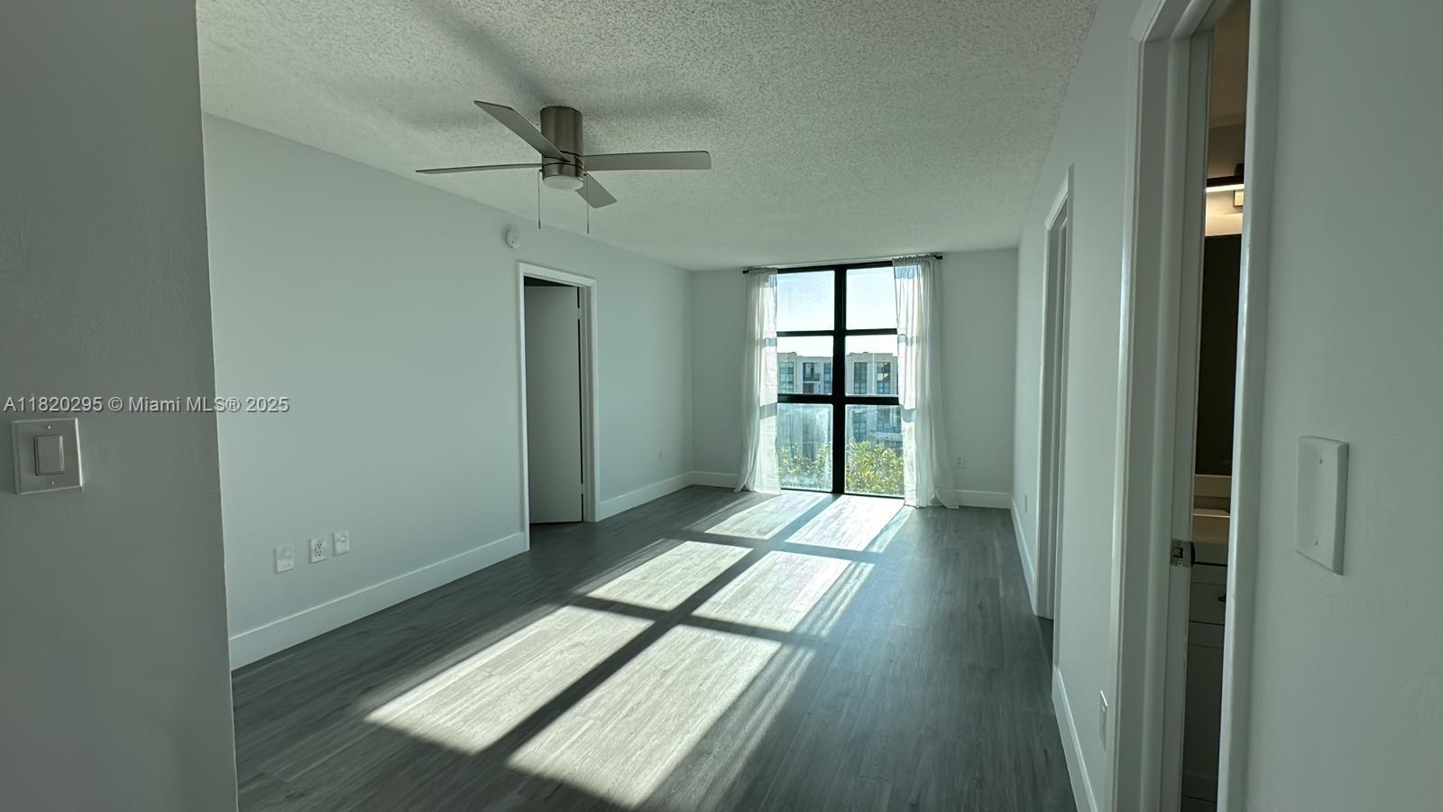 2075 Sw 122nd Ave 531, Miami, Broward County, Florida - 2 Bedrooms  
2 Bathrooms - 