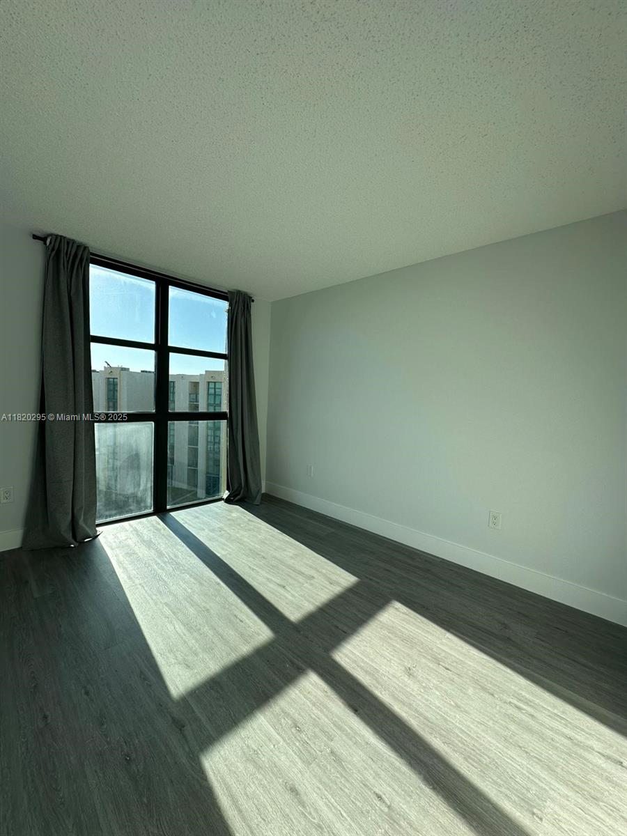 CORAL TOWERS CONDO - Residential