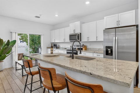 Tiny photo for 826 SE 17th St, Homestead, FL 33034 (MLS # A12048174)