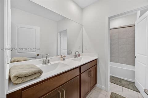 Tiny photo for 826 SE 17th St, Homestead, FL 33034 (MLS # A12048174)