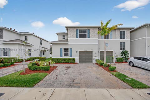 Tiny photo for 826 SE 17th St, Homestead, FL 33034 (MLS # A12048174)