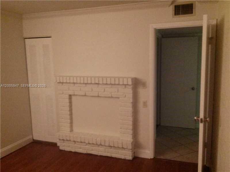 EMERALD ISLES WEST PHASE - Residential Lease