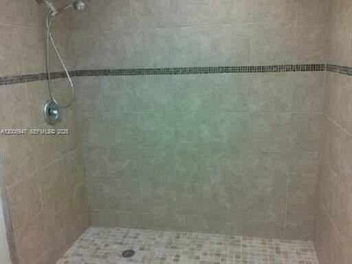 EMERALD ISLES WEST PHASE - Residential Lease