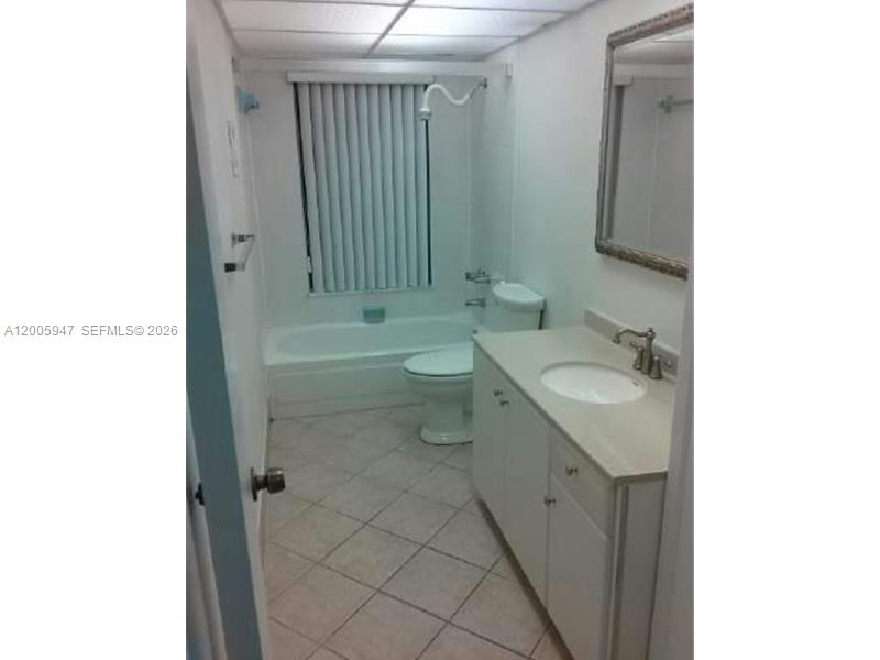 EMERALD ISLES WEST PHASE - Residential Lease