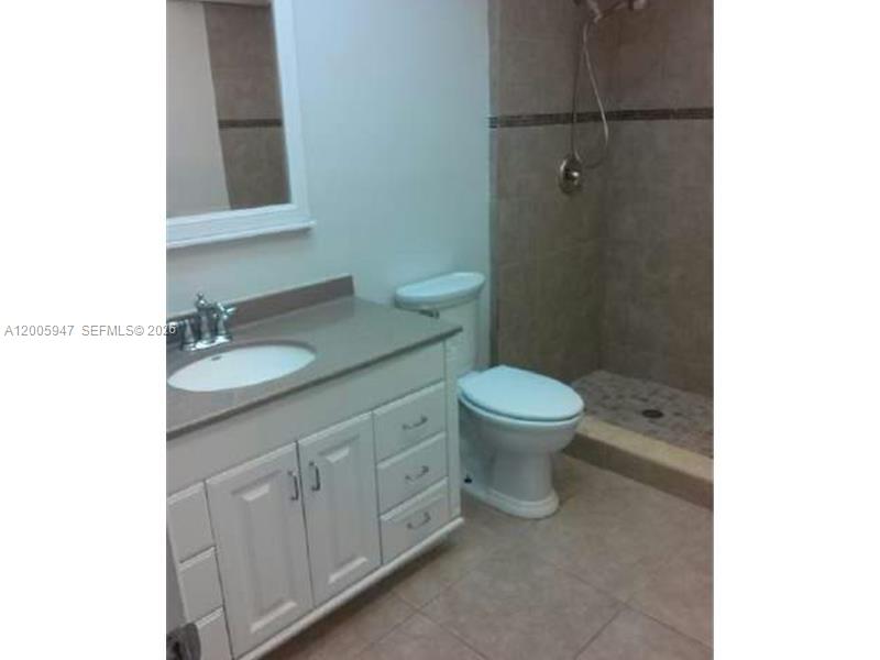 EMERALD ISLES WEST PHASE - Residential Lease