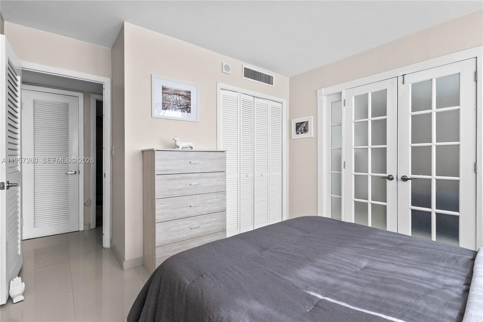 BAYVIEW CONDO - Residential Lease