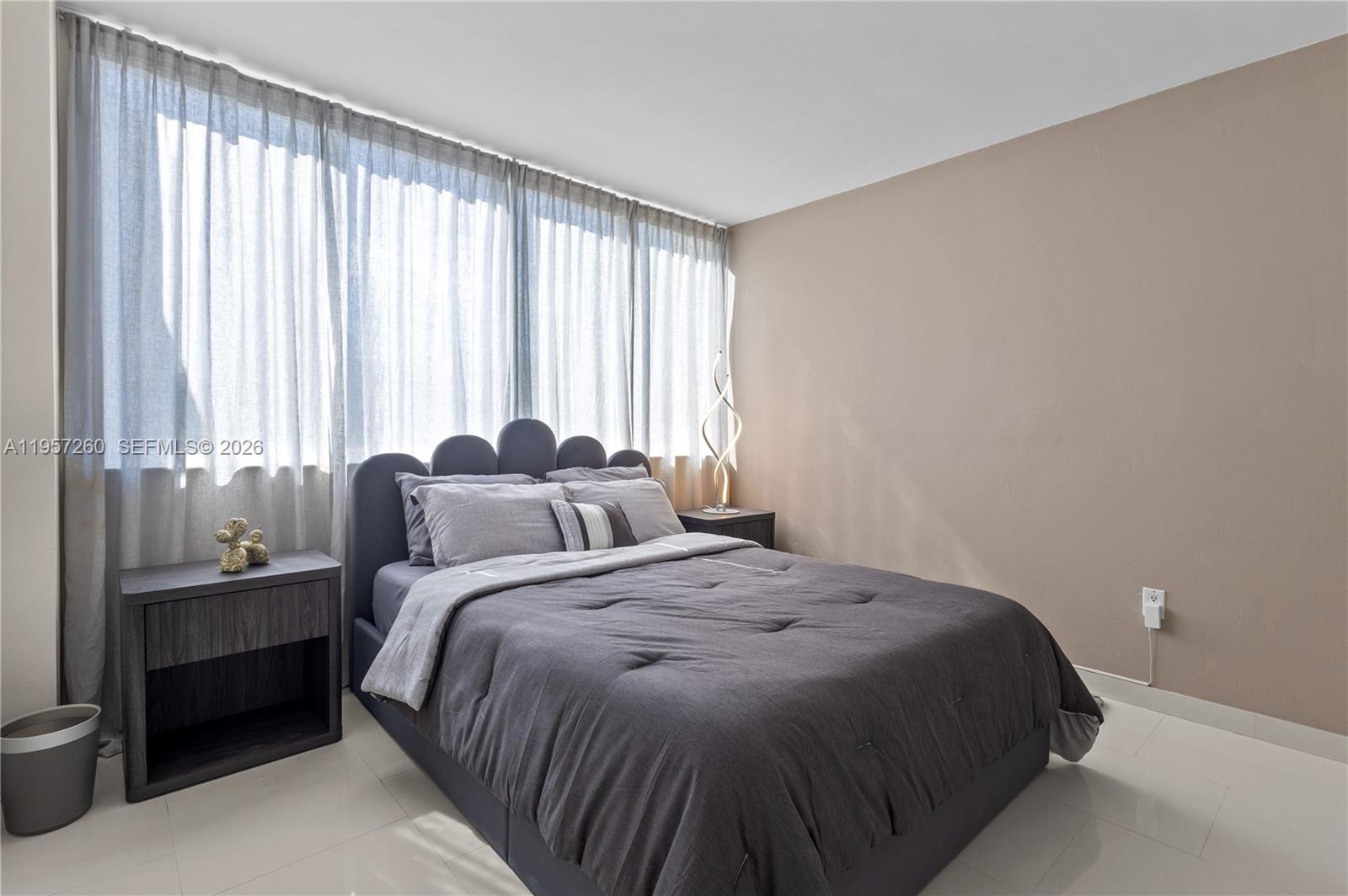 BAYVIEW CONDO - Residential Lease