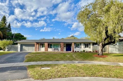 7081 NW 8th Ct Plantation FL 33317