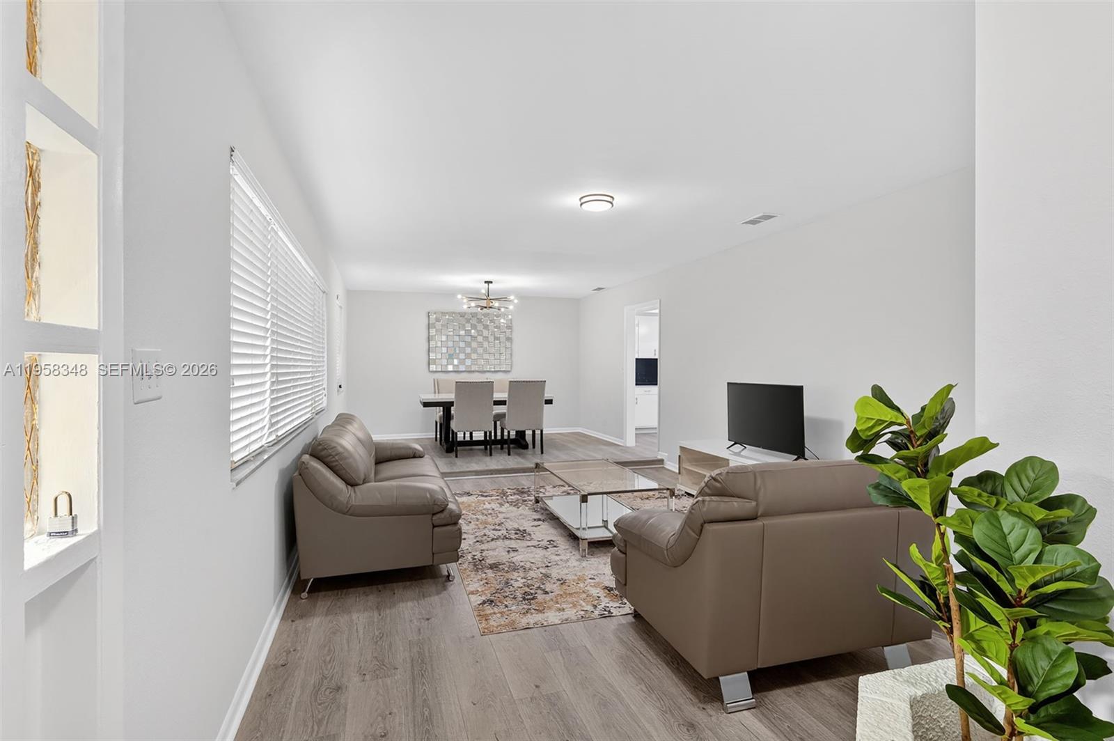 PLANTATIONS SECLUDED GARD - Residential