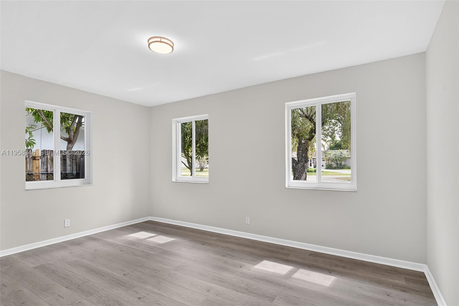 PLANTATIONS SECLUDED GARD - Residential