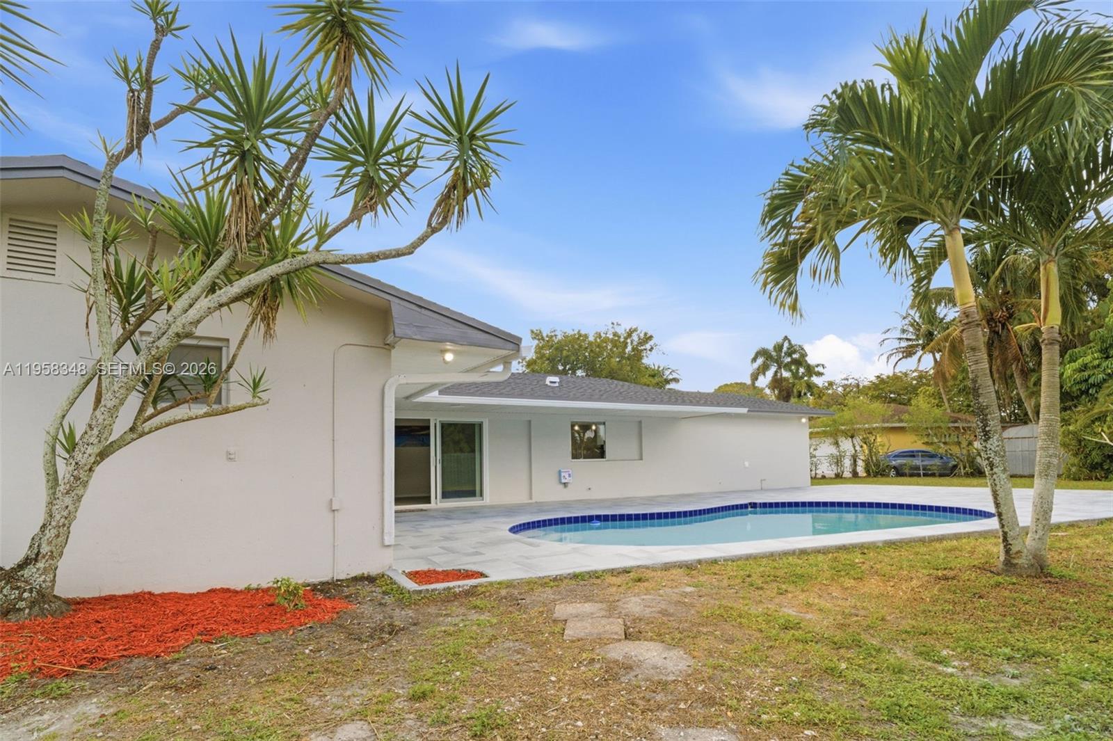 PLANTATIONS SECLUDED GARD - Residential