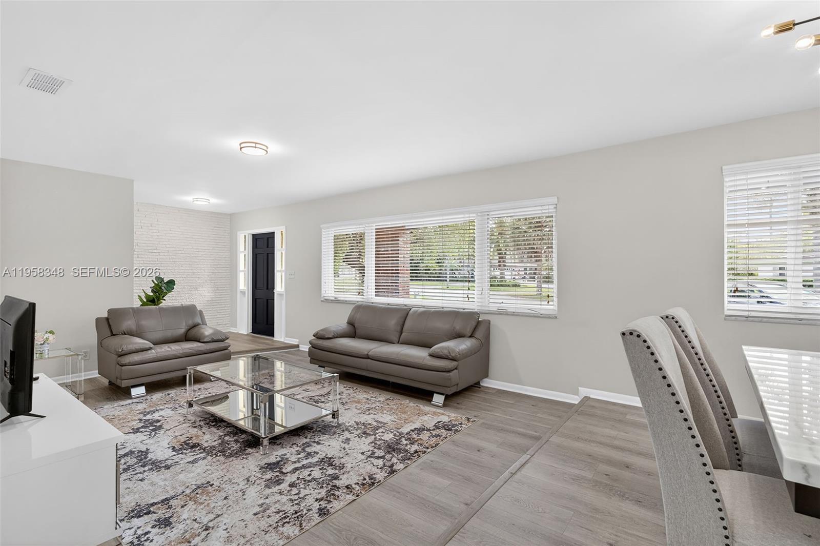 PLANTATIONS SECLUDED GARD - Residential