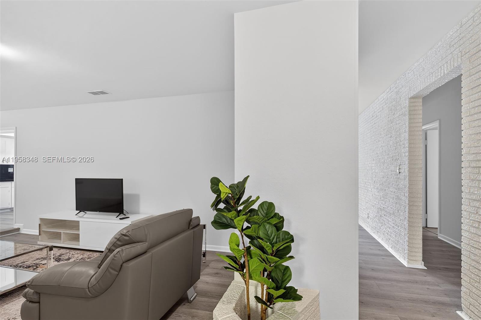 PLANTATIONS SECLUDED GARD - Residential