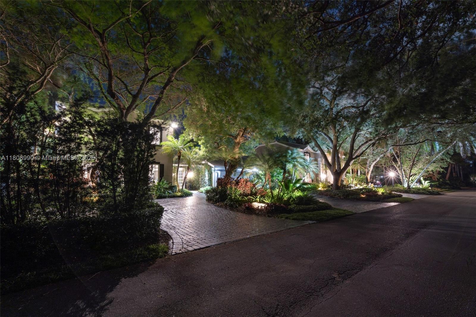 KINGS COVE - Residential