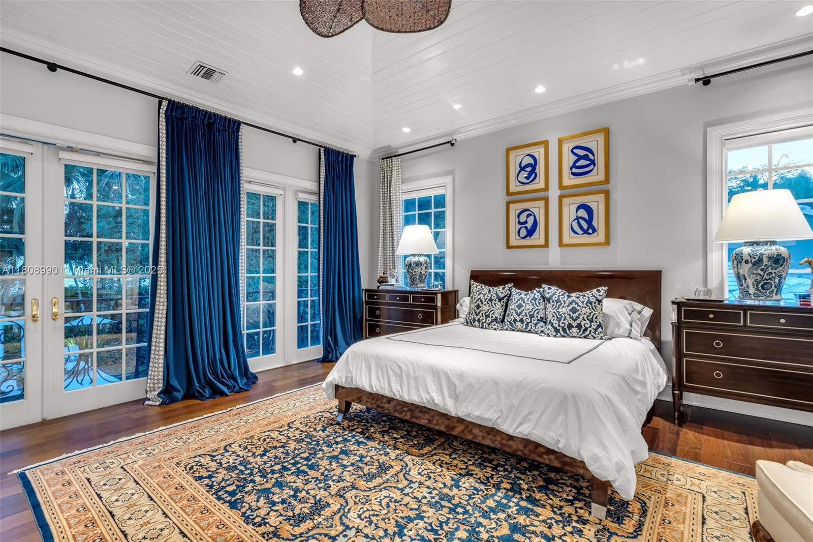 KINGS COVE - Residential