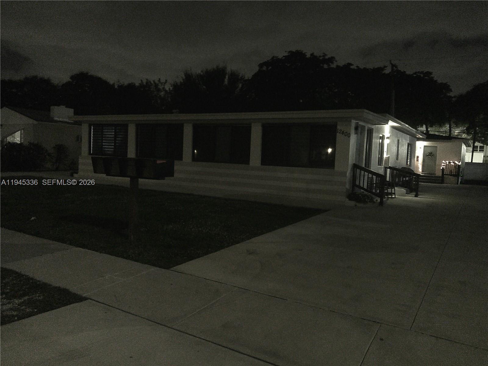 PALOMAR SUB - Residential Lease