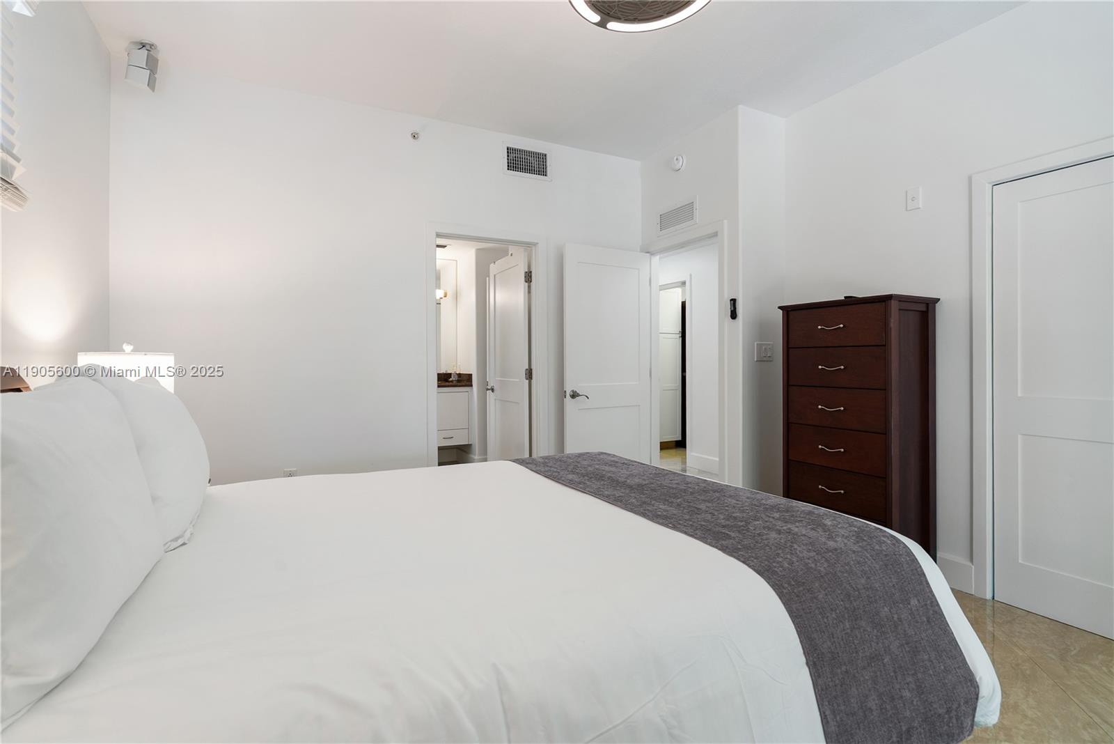 THE DOLPHIN AT MARINERS C - Residential