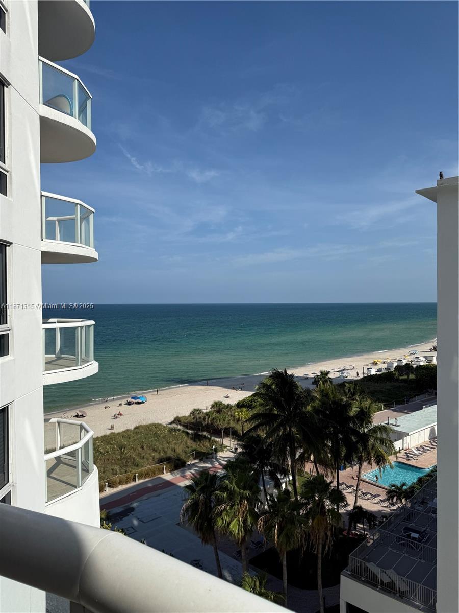 AKOYA CONDO - Residential