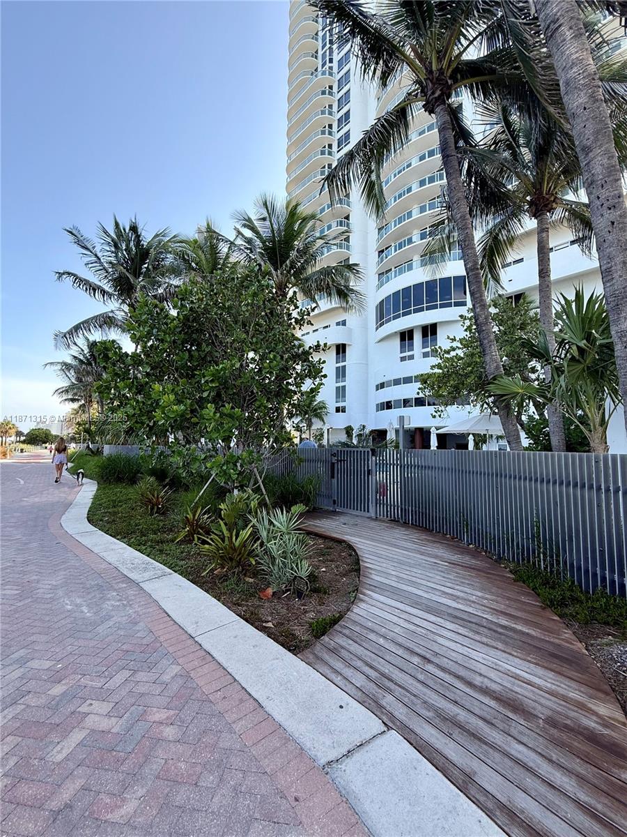 AKOYA CONDO - Residential