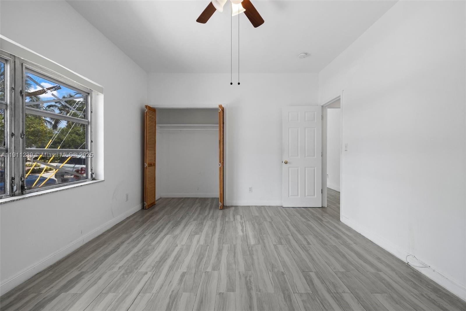 BISCAYNE BCH SUB - Residential Lease