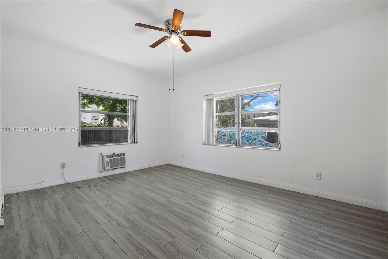 BISCAYNE BCH SUB - Residential Lease