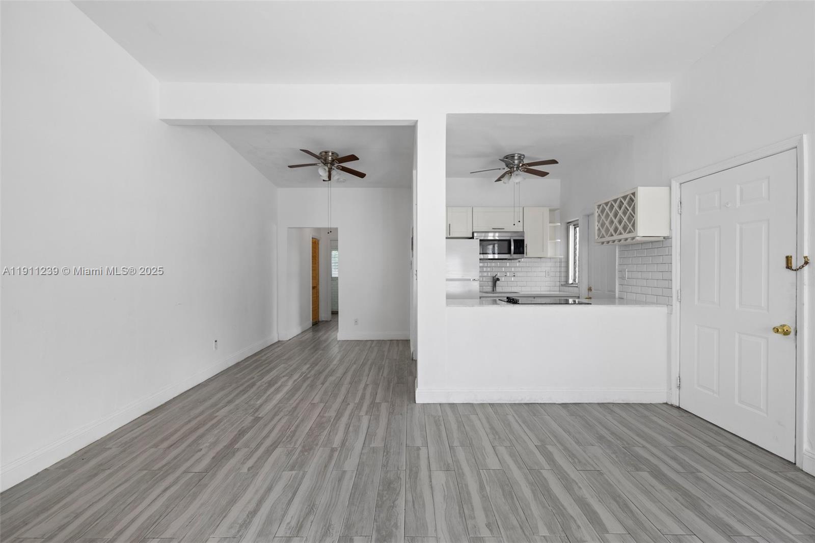 BISCAYNE BCH SUB - Residential Lease