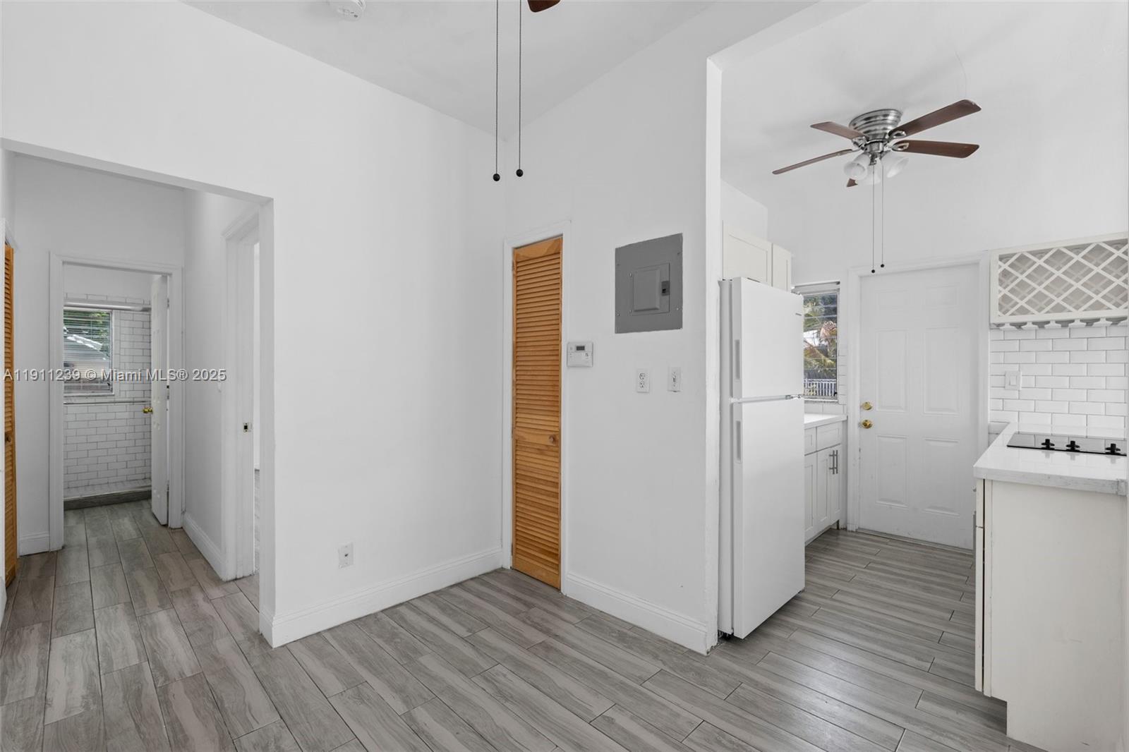 BISCAYNE BCH SUB - Residential Lease