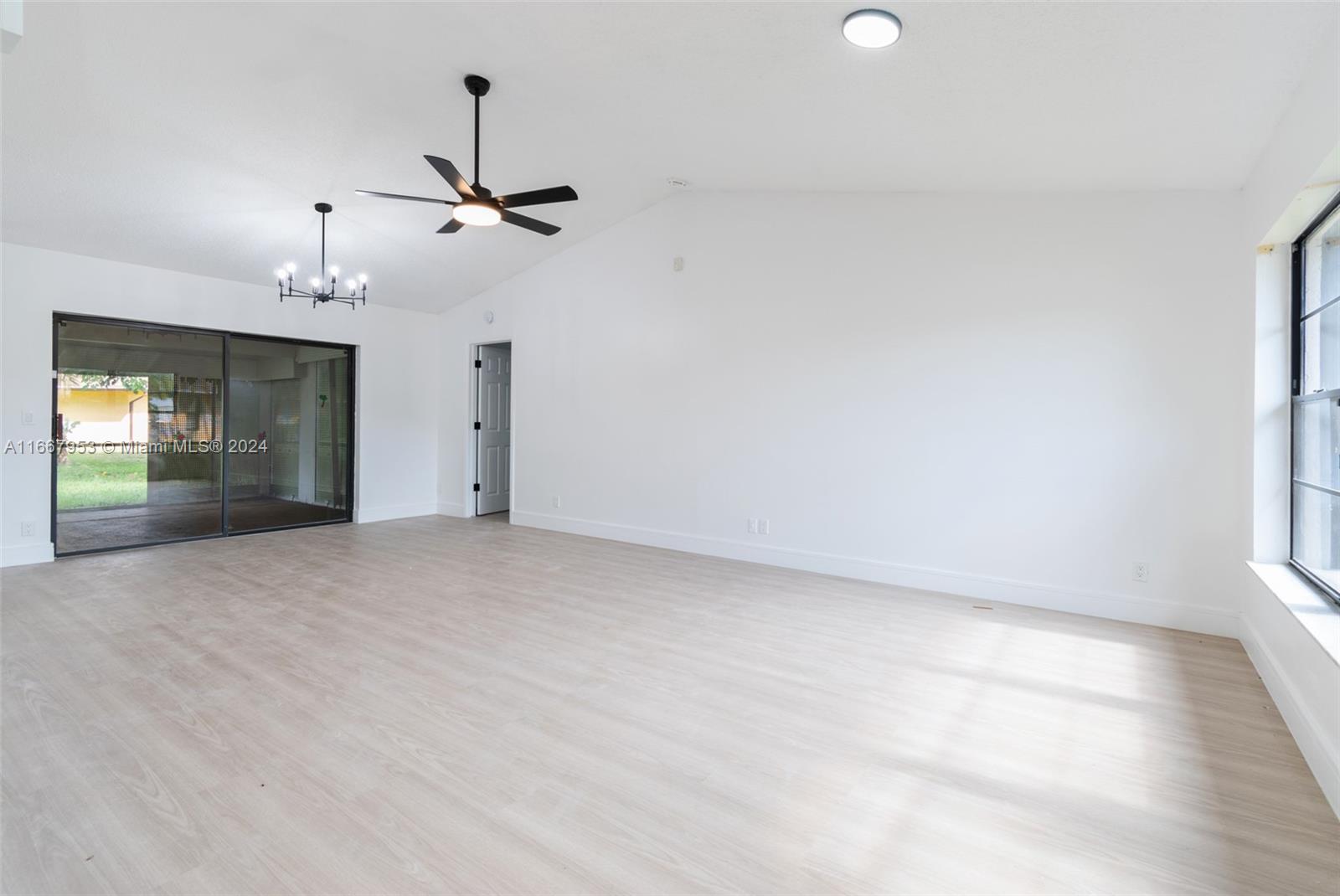 5123 CHELAN Way