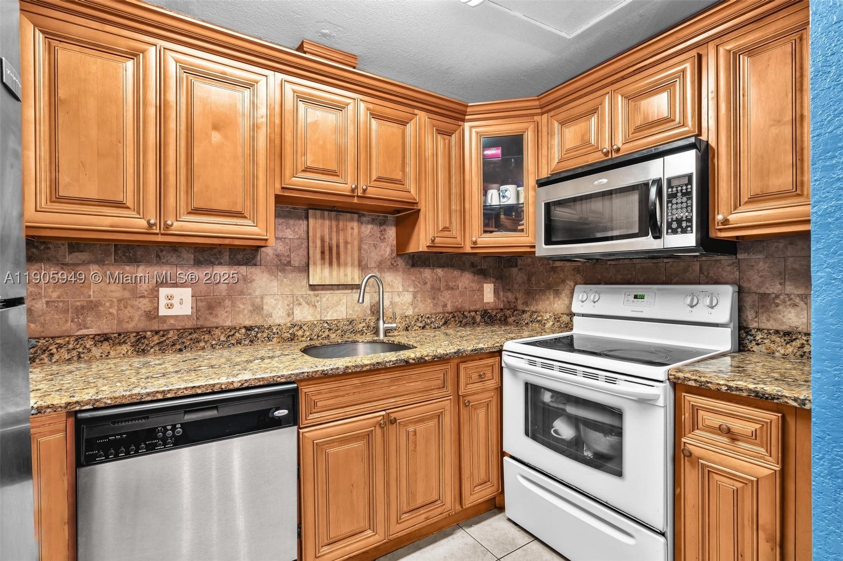 3270 NW 104th Ave