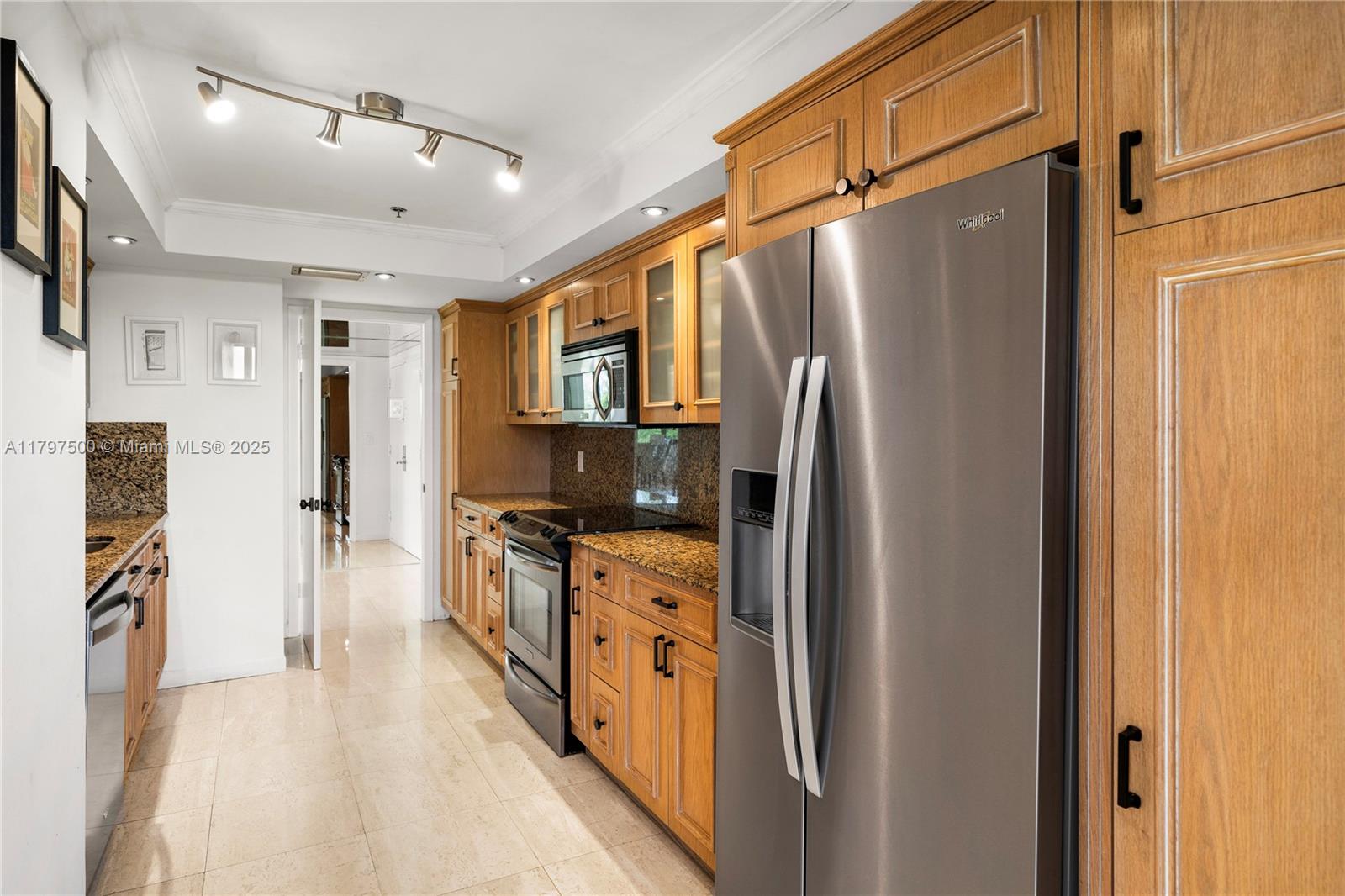 10175 Collins Ave 307
