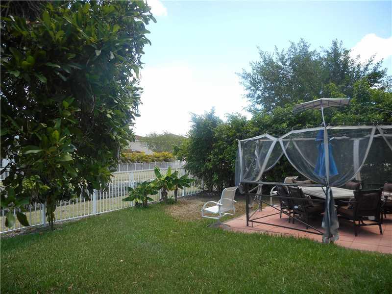 MANDARIN LAKES - Residential