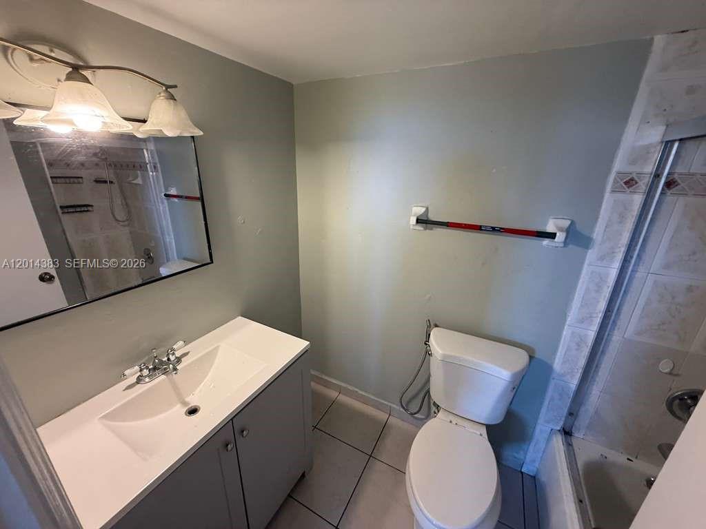 LAS ESTRELLAS CONDO - Residential Lease