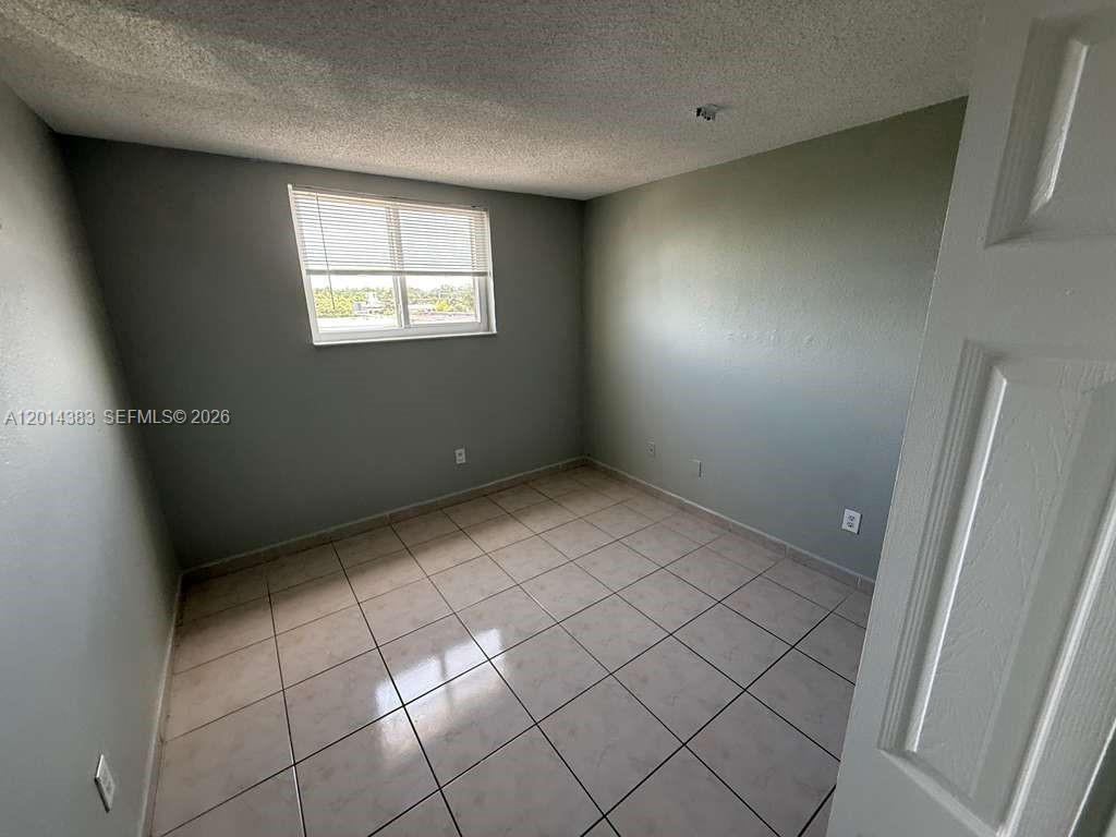 LAS ESTRELLAS CONDO - Residential Lease