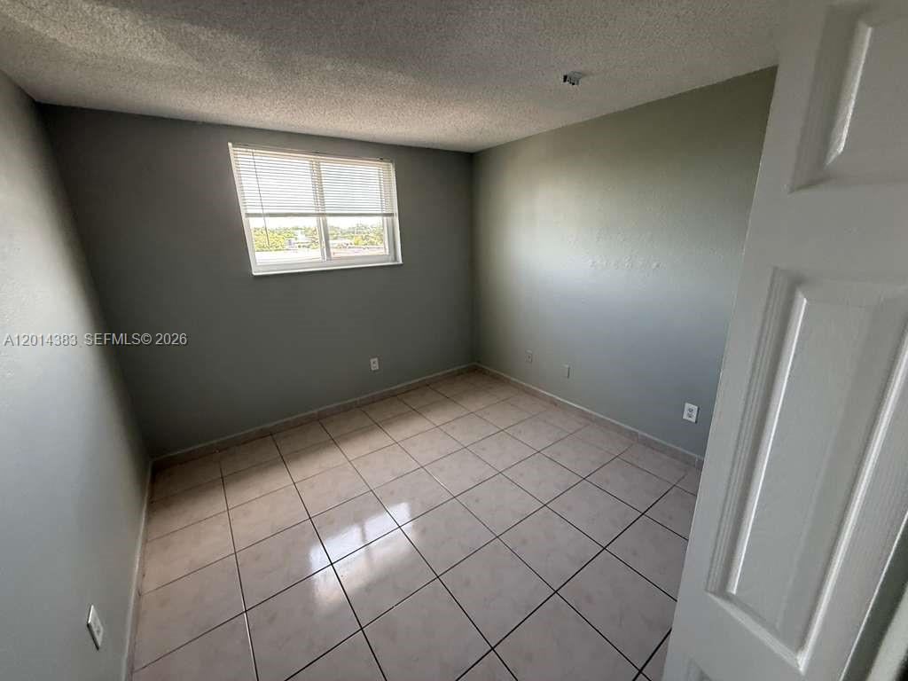 LAS ESTRELLAS CONDO - Residential Lease