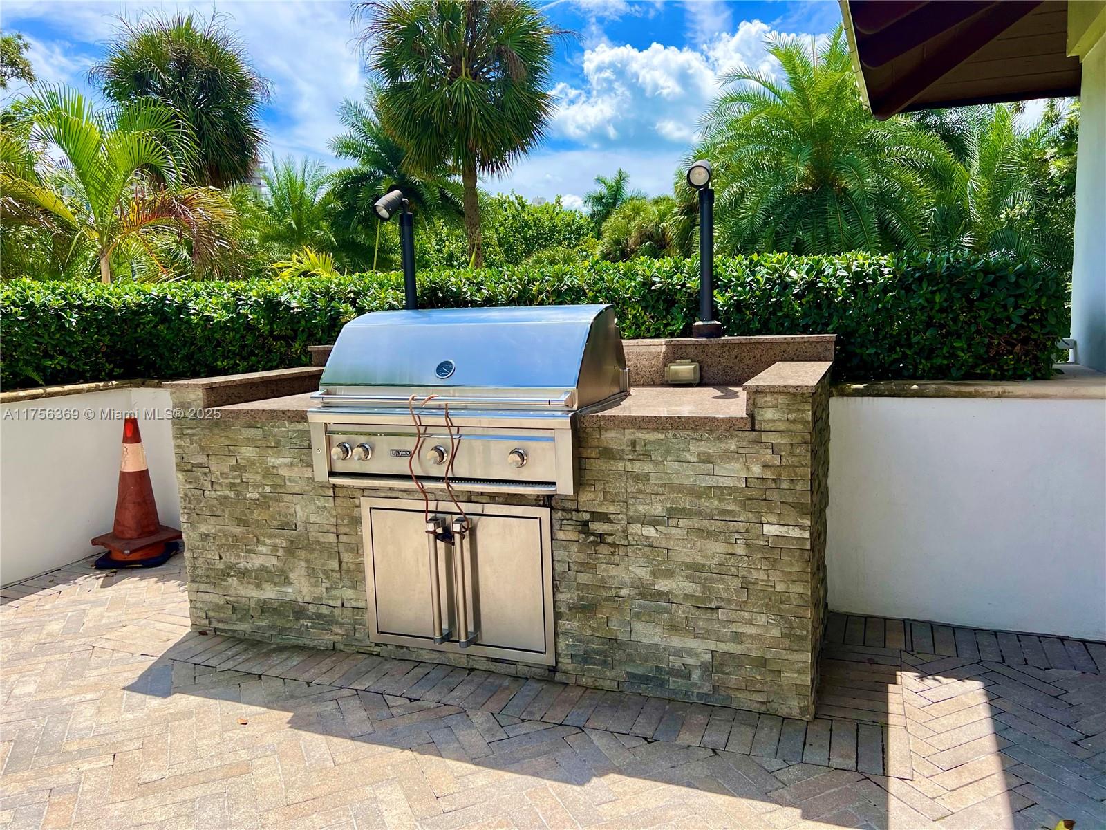ADMIRALS PORT CONDO WEST - Residential