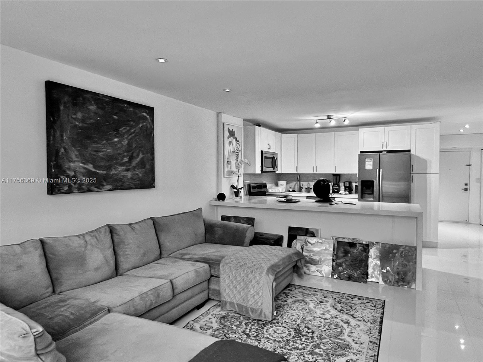 2801 Ne 183rd St 215W, Aventura, Miami-Dade County, Florida - 1 Bedrooms  
2 Bathrooms - 