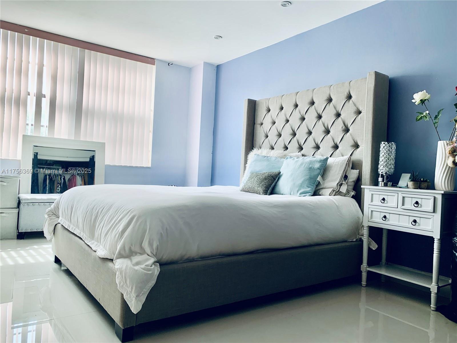 ADMIRALS PORT CONDO WEST - Residential