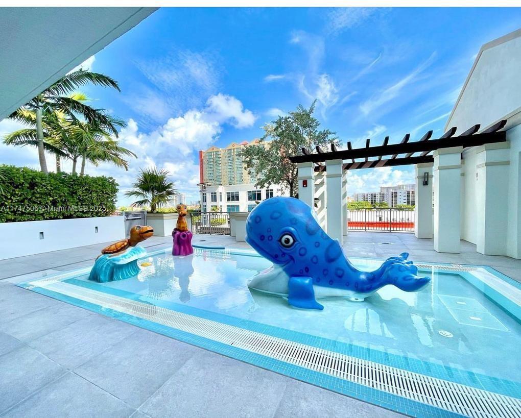 PARQUE TOWERS CONDO - Residential