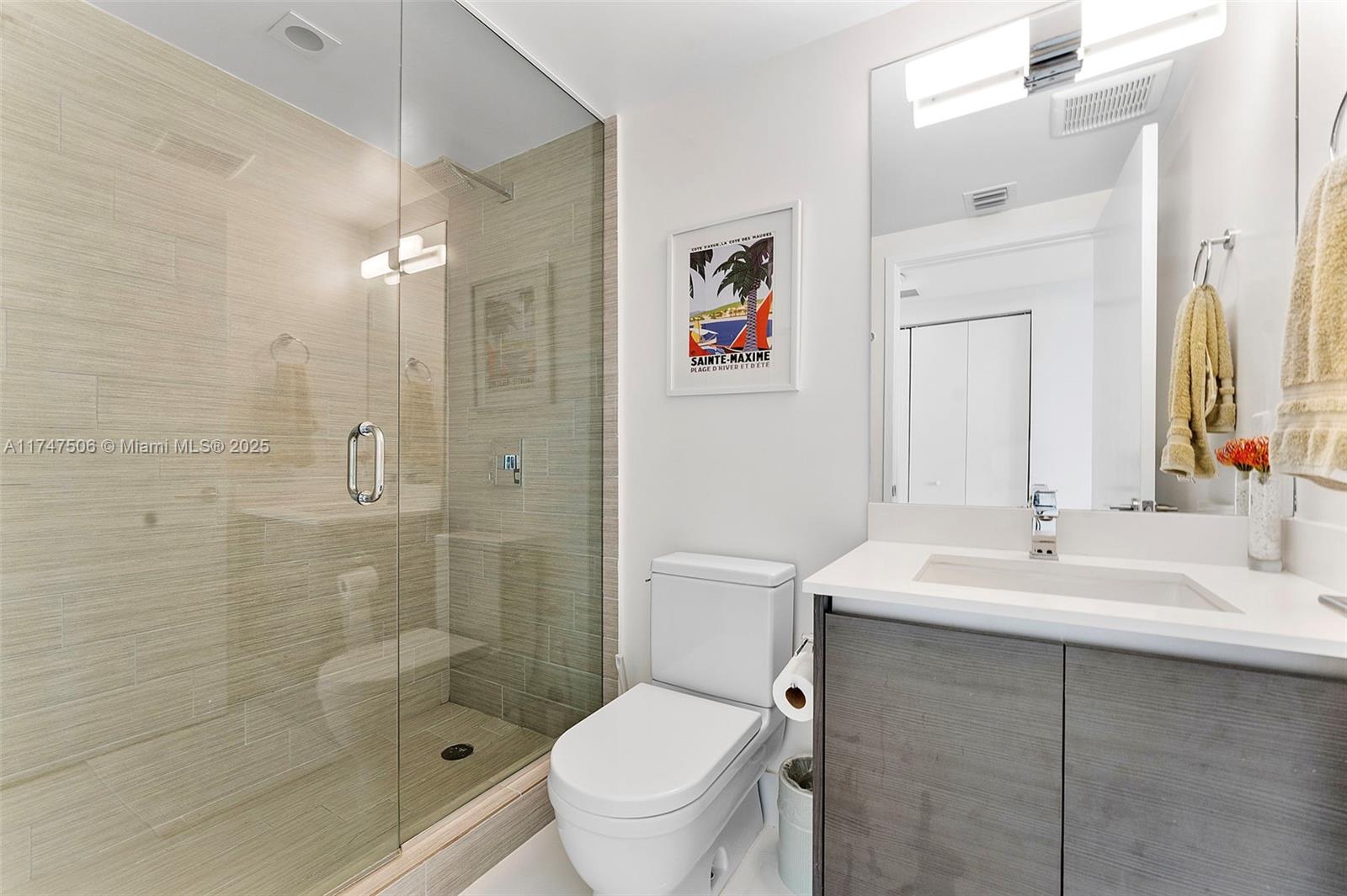 PARQUE TOWERS CONDO - Residential