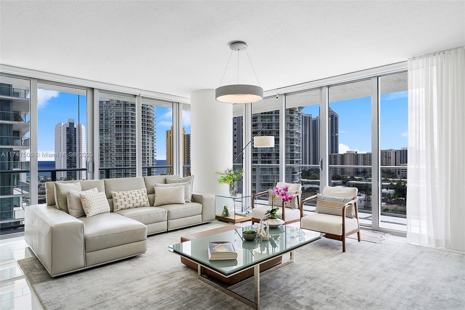 PARQUE TOWERS CONDO - Residential